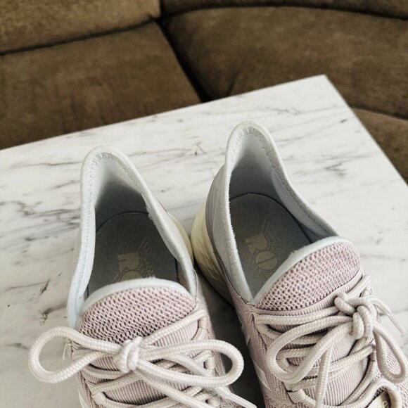 New Balance Womens Fresh Foam ROAV V2 Shoes Gray Running Size 7.5 - Picture 6 of 9